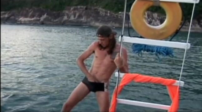 Bad Boyz: Buď mým klukem na pláži a dobře mě ošukej