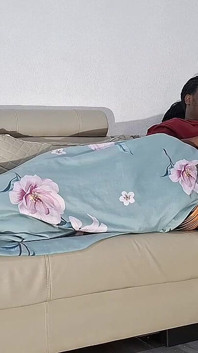 Sál jsem velkého čůráka své bývalé a strkal jsem ho do své kundičky, dokud jsem se neuskutečni