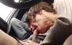 Arabada oral seks, heyecanlı erotik şeyleri seviyorum!