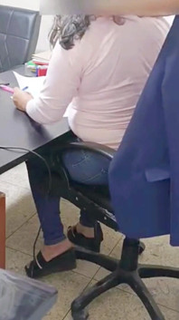 Work Sinners, eine freche kollegin vermisst den Stirlingschwanz ihrer Partnerin und er erinnert sie schnell, wie es sich anfühlt.
