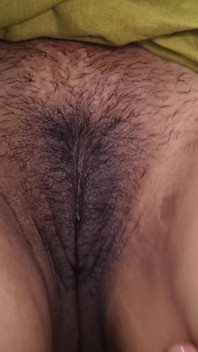 Desi Sister-in-law Is Poking Her Fat Ass in the Field and Putting Her Fingers in the Beautiful Buttocks in Front of Her.