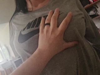 LEXI AND DAN: Hermosa novia de pelo oscuro tetona obtiene tetas chupadas y...
