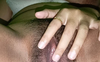 ProductiveApron784: Esposa Cachonda Dejada Por Su Marido En El Trabajo Masturbándose...