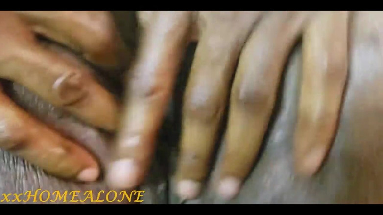 Home Alone: Фальшивий пастор спокусив зведену сестру Мері на хардкорний секс на дивані