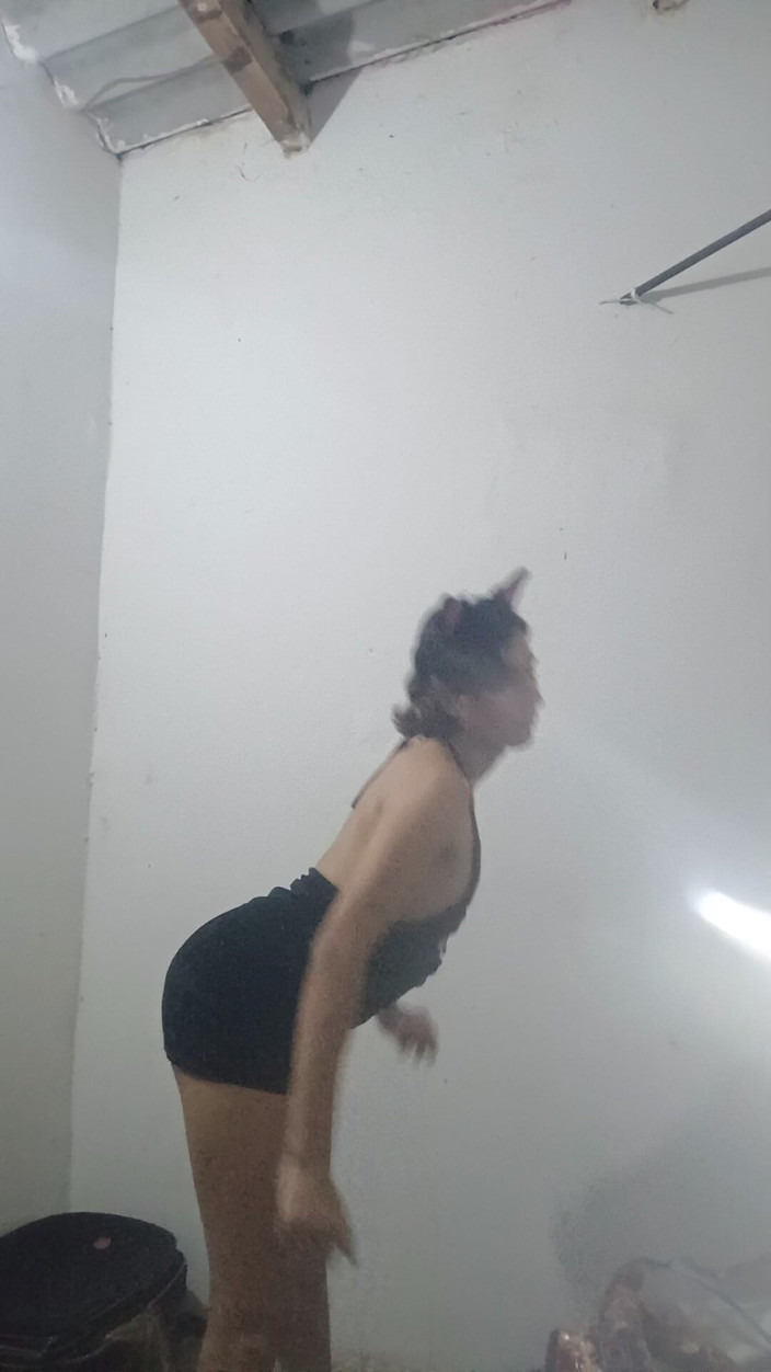 Femboy from Colombia: V černém ta holka tančí