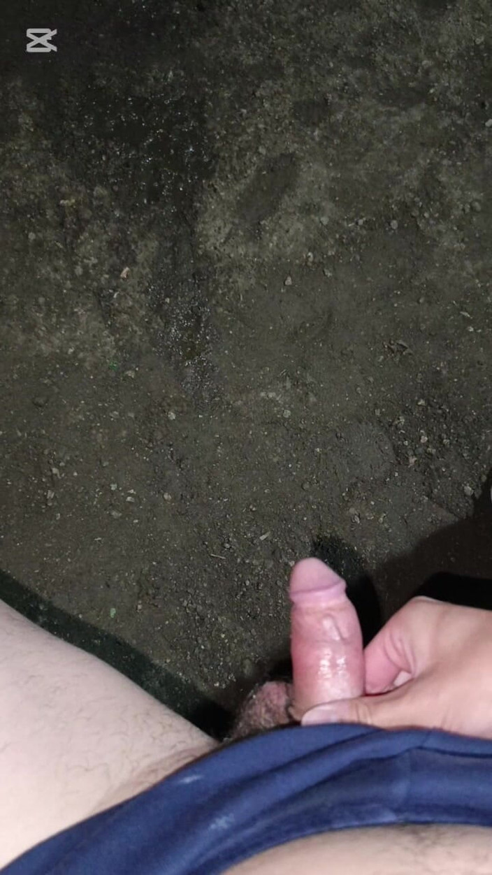 charlessteel: All'aperto di notte, e sperma caldo