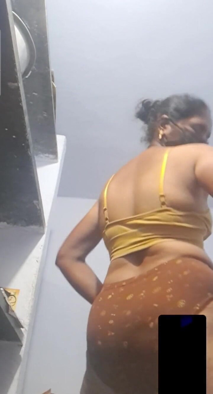 Jayaselvi: Tamilska ciocia cieszyła się w rozmowie wideo