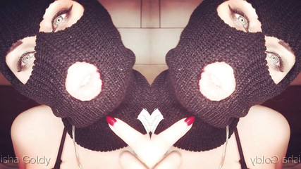 Goddess Misha Goldy: Hostitelem sexy gangsterky s krásnými rty!