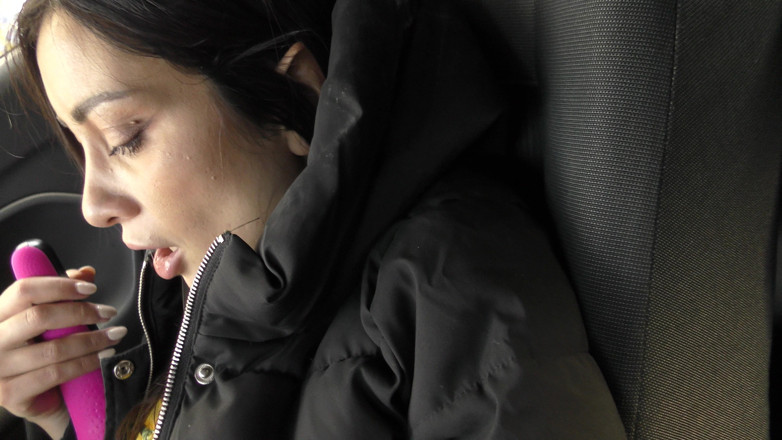 Denudeart: Hot Pornostar Valenina Bianco Having Squirt in Car