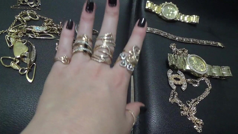 Goddess Misha Goldy: Golden jewelry and hand fetish