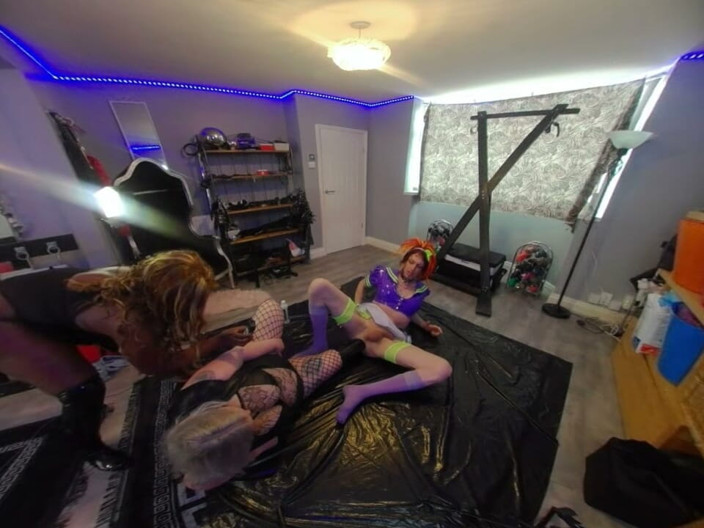 Perception of Depth - Jasmine_Dlight but VR: Jasmine_dlight &amp; peggy Deville - Pvc-futa-riesin-hintern-schlampe mit bBW-herrin tief auf meinem klaffenden...
