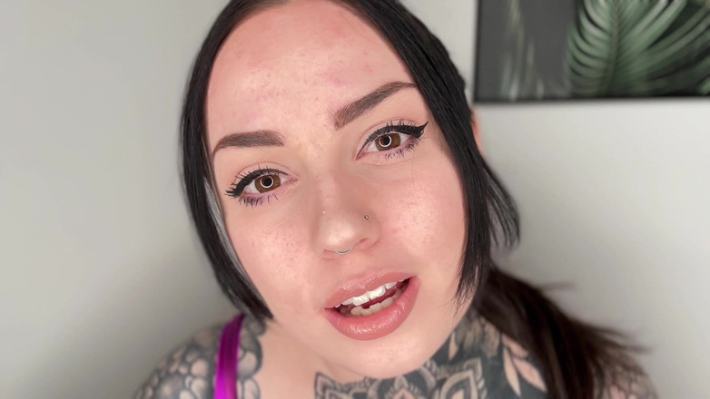 Miss Valentina: Eye Contact Mesmerise