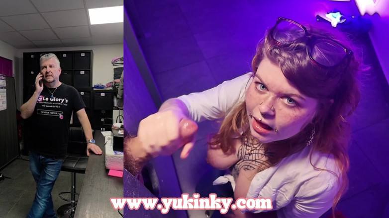 yukinky: Lỗ vinh quang, lớn được lấp đầy miệng với tinh