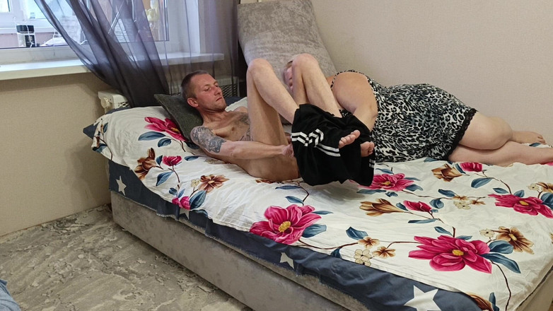 Zona901: Jag älskar att komma i min styvmors djupa hals med het...