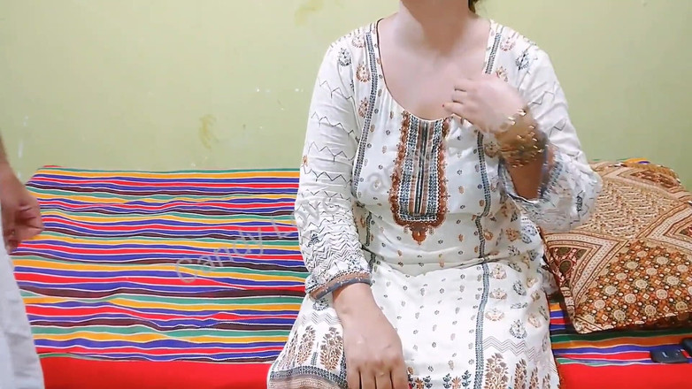 Pakistani CoupleX: Stiefmoeder geneukt in perfecte ronde kont Hindi-audio