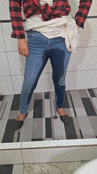 Jeans Wet dengan Kencing