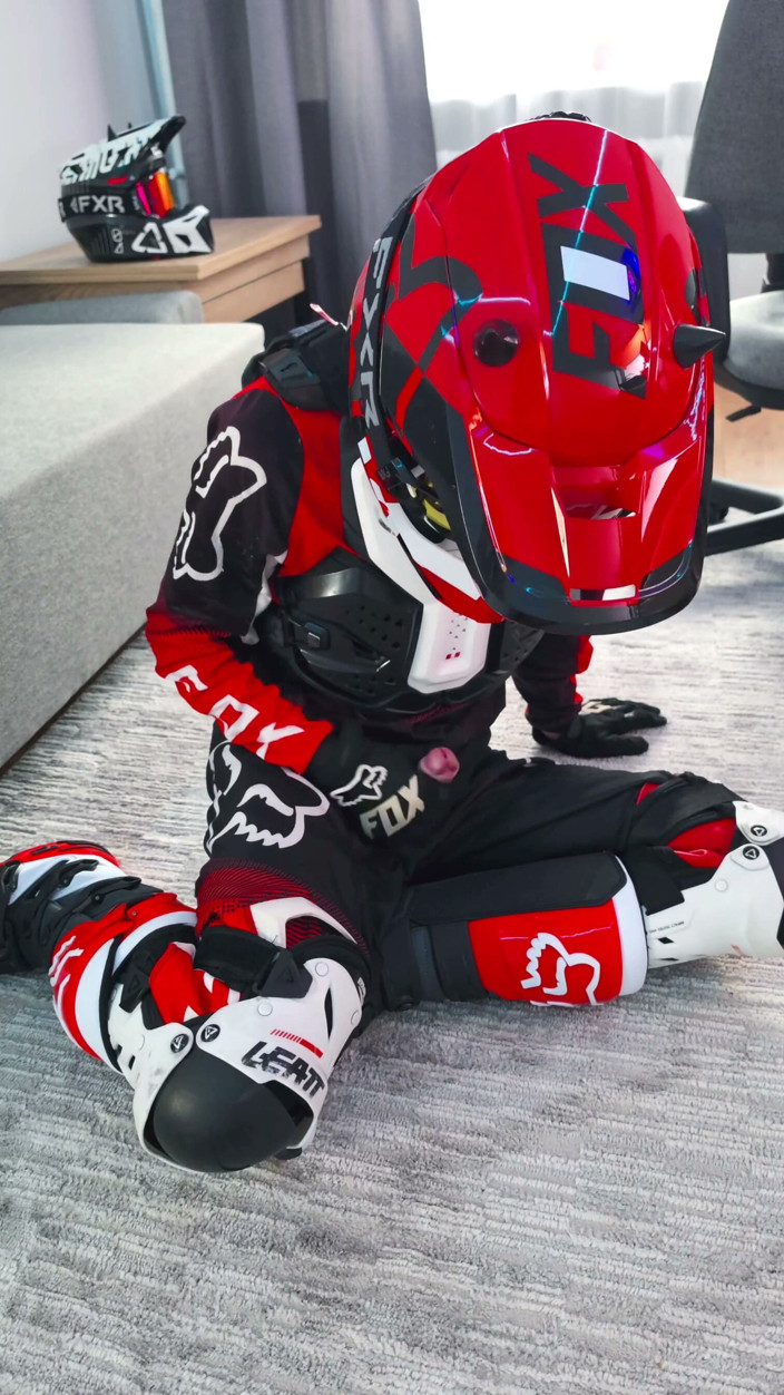 Sneakersmax98: Playing with Motorcycle Boots