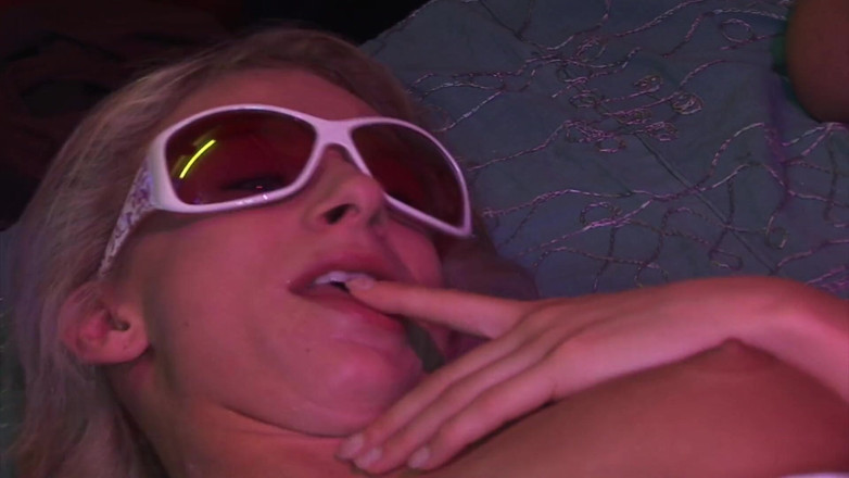 Fickparty: Pesta gangbang Jerman: paris pink lagi asik nikmatin fickparty