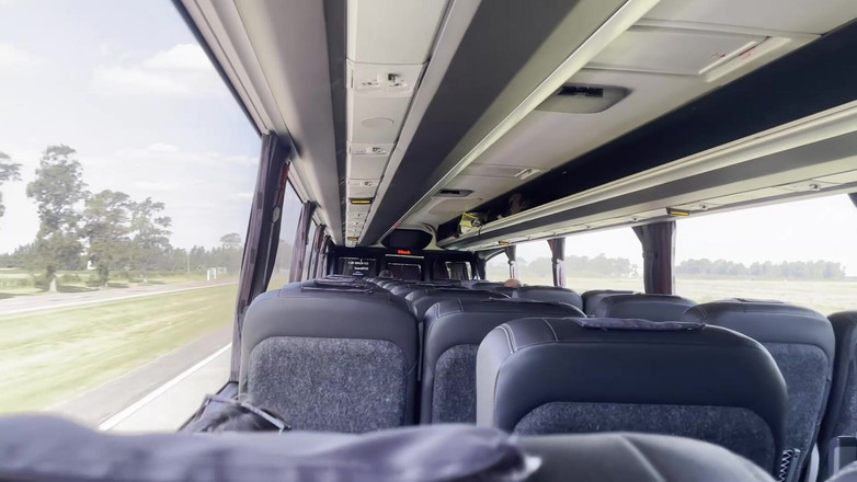 Fefo23x6: Sát to v autobuse