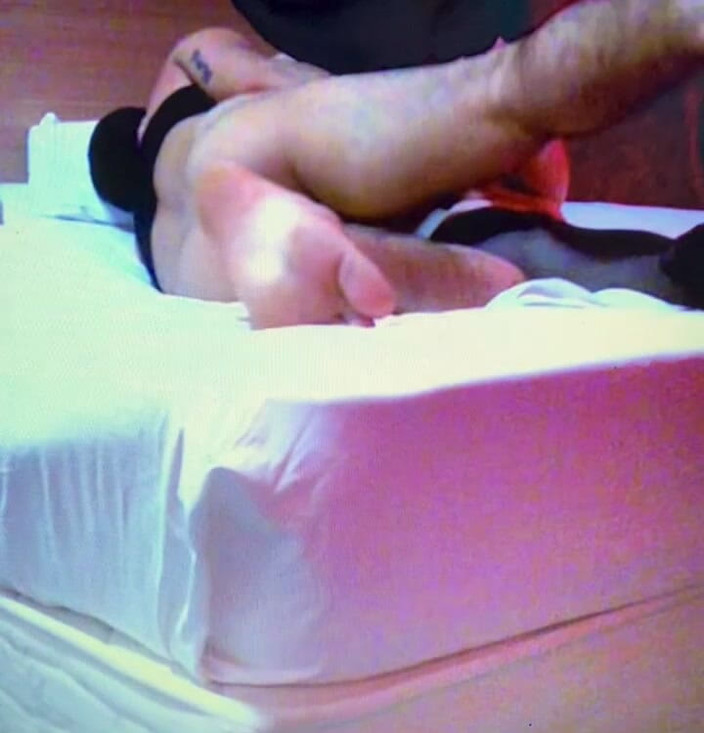 Mudur_bey35: 如果我的丈夫听到，他会操我们两个，第2部分