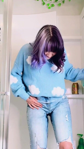 Thumbnail of Think These Denim Pants Look Way Better