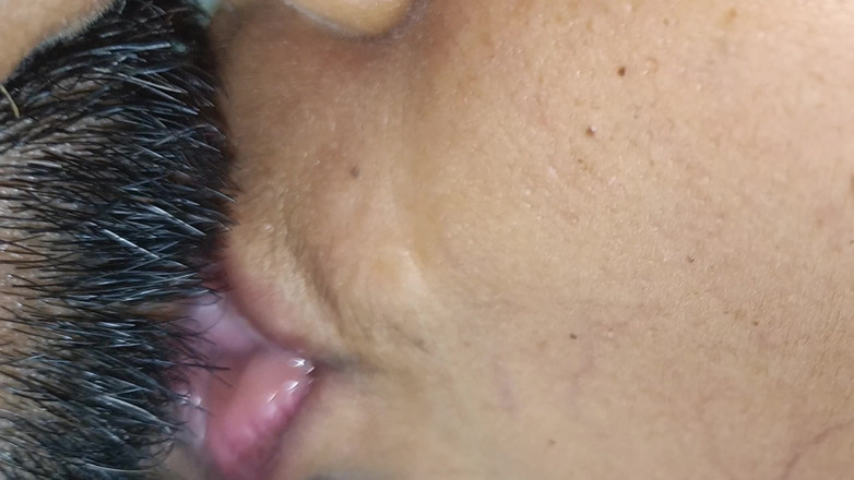 Pushpa porn: Het och söt djup läppkyss