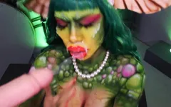 Gremlins | Ibu-ibu super sange ini suka banget dientot habis-habisan sama raksasa!! Greta Cosplay