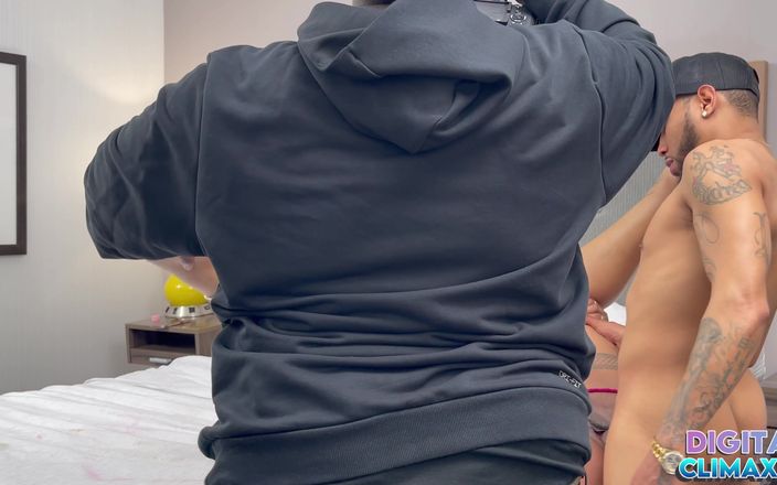 Digital climaxxx: परदे के पीछे: सांवली milf(चोदने लायक मम्मी) Ms तो फिसलन भरा लंड बड़े काले लंड द्वारा नीचे हो जाता है