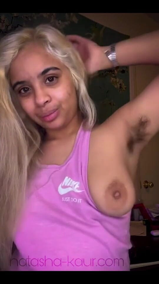 Pulling My Whole Boob Out! (Natasha Kaur) Pulling My Whole Boob Out! (Natasha Kaur)