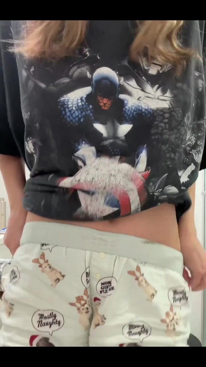 Tiffstreatsxoxo: Power Čůrání na záchodě !! Musel to jít tak zlé