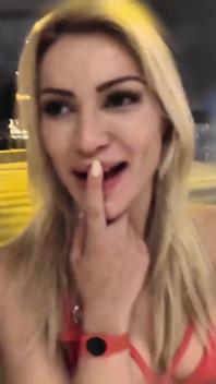 La gnocca con le tette enormi naturali amalia davis viene non stop & trova la sua chiamata nella vita - Immoral live 4K