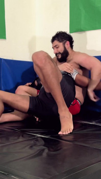 복종하는 알파 vs 신인 컨트롤