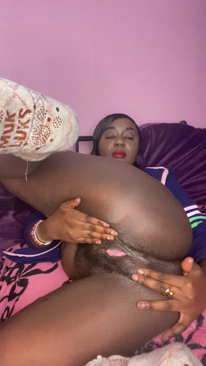 ALLIYAH ALECIA: Alliyah Alecia Scott em vídeo solo