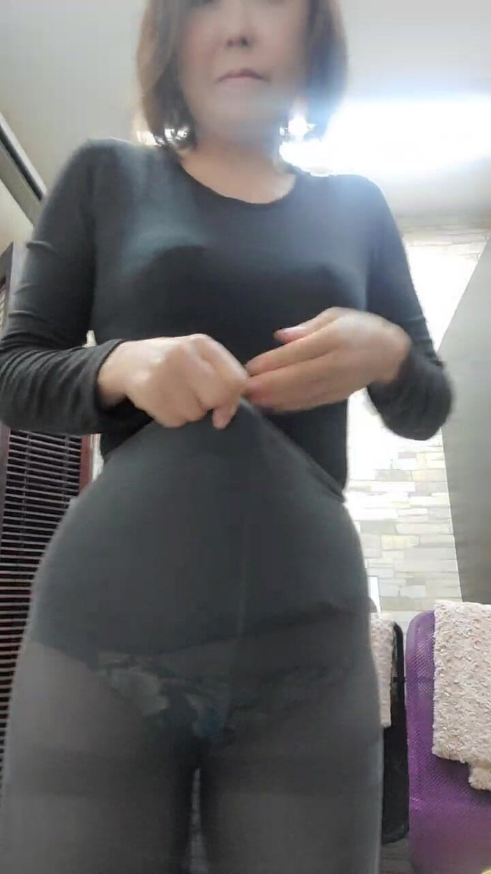 Mayumi Kanzaki: फोटो सत्र के लिए प्रतीक्षा कक्ष