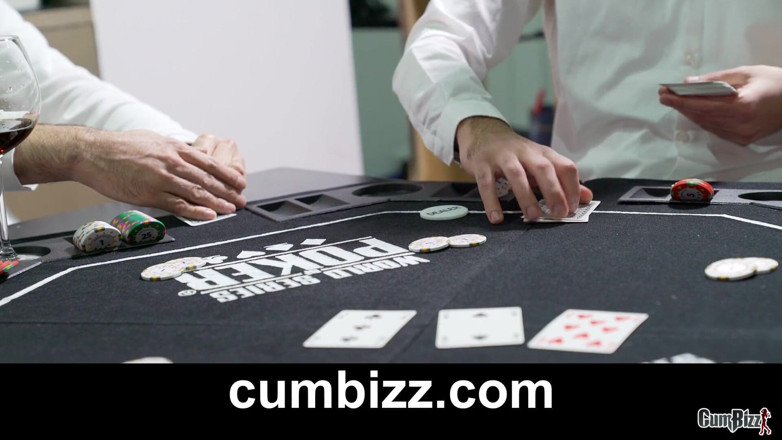 Cumbizz: Un facciale a poker che mia moglie ha ricevuto una...