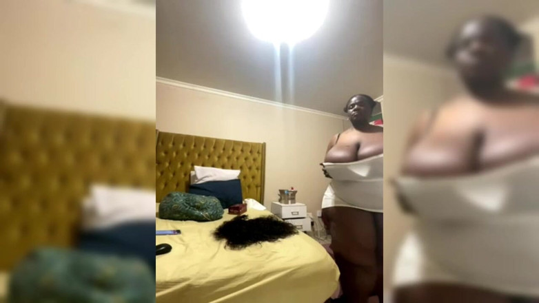 Legendary Booty Overdose: Lactação ébano ssbbw tomando banho e esguichando masturbando