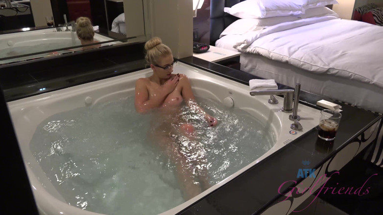 ATK Fans (Girlfriends): Vacaciones virtuales en Las Vegas con la hermosa Sierra Nicole 1/3