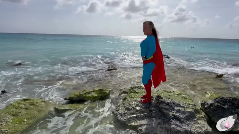 Mistress Pink Pearl: Supergirl trifft den geilsten Octopus in Bonaire