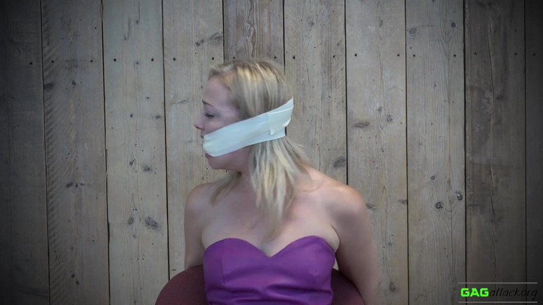 Gag Attack: Lucy - bande microfoam, haut-le-cœur, haut-le-cœur