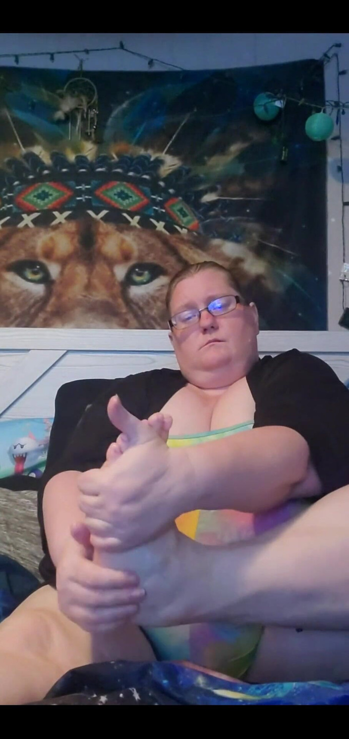 Misssunshinevip: Pojď si mi protřít nohy