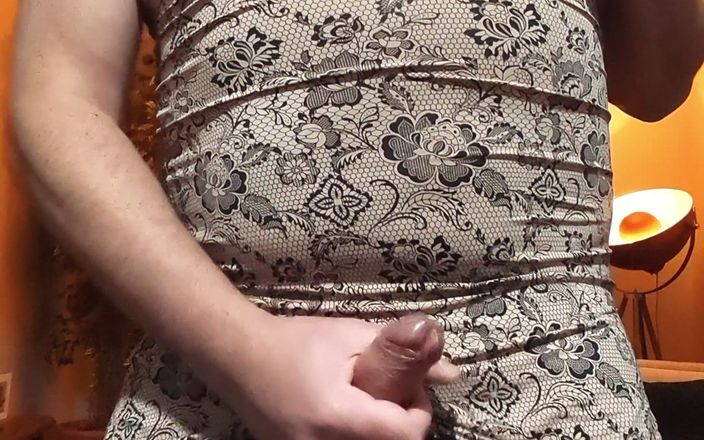 Marriedresser: Un video nocturno en el que yo usa el vestido...