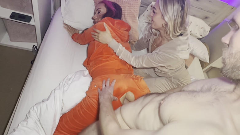 Pinkbabygx: Esteso: troie chav velour tute 3sum bf e poi amico