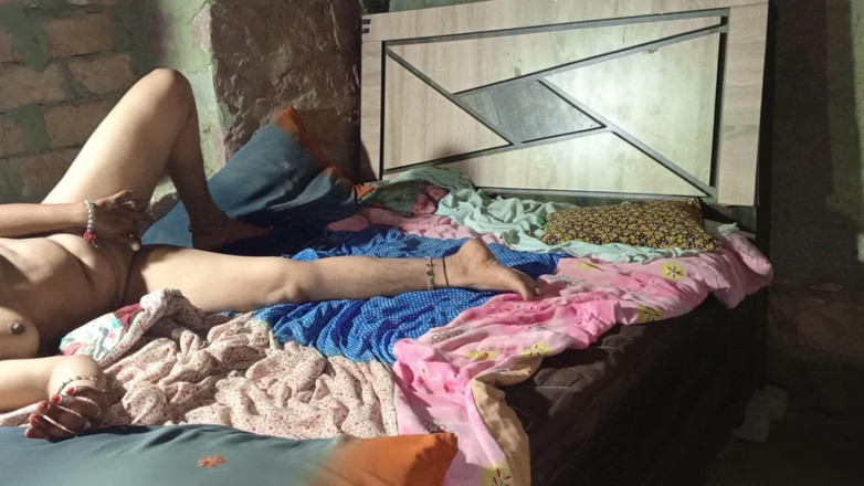 Amrita for you: 私は一晩中、若いホットな義理の妹とセックスしました