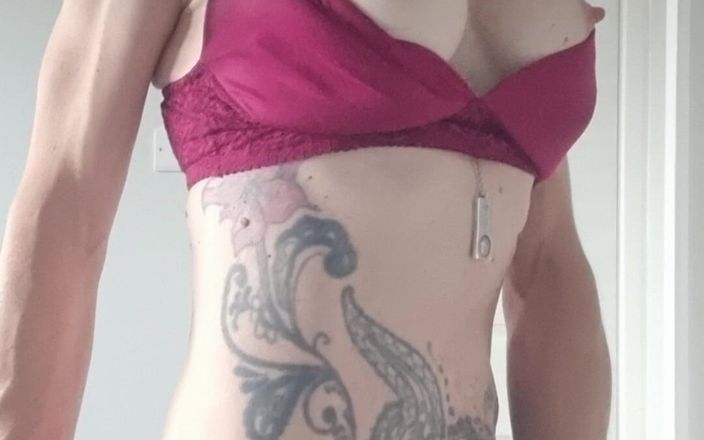 Demelza: Mi sento caldo e sexy in lingerie setosa - giocando con...