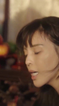 Modelmedia Asia - văduva care l-a înșelat pe soț în fața ultimei sale fotografii