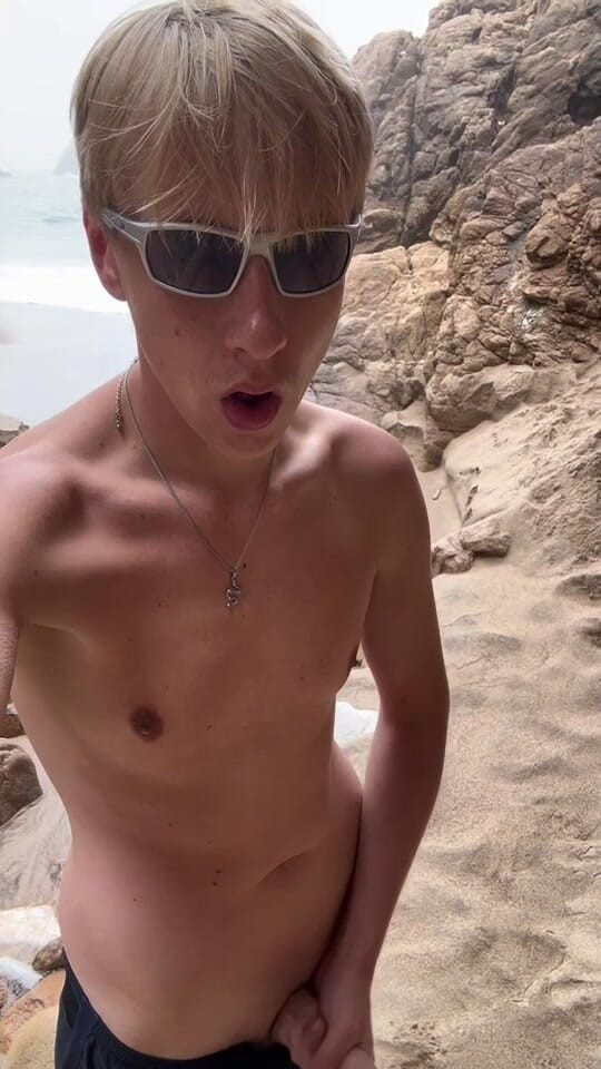 Axton Drake: Kåt strand kul