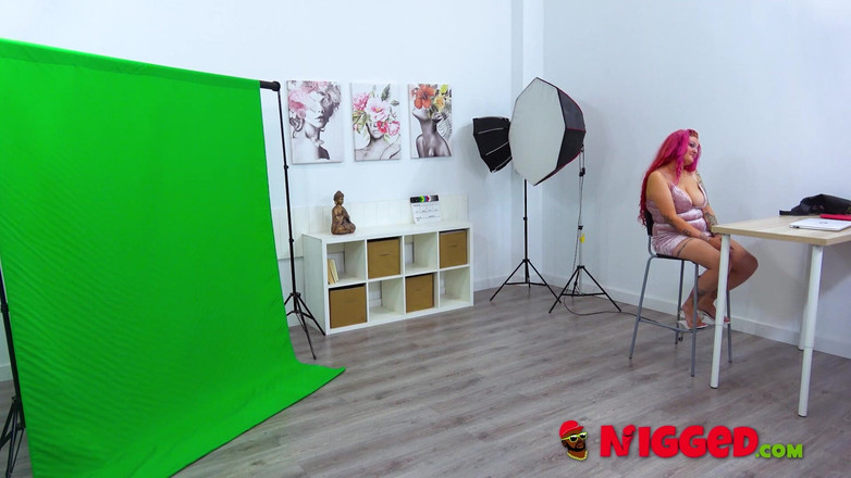 FAKings Black Fix: 빨간 머리는 검은 자지 레파를 원하고 지금 당장 원해. 레베카, 블랙 픽스 속임수에서 BBC를 착취하다