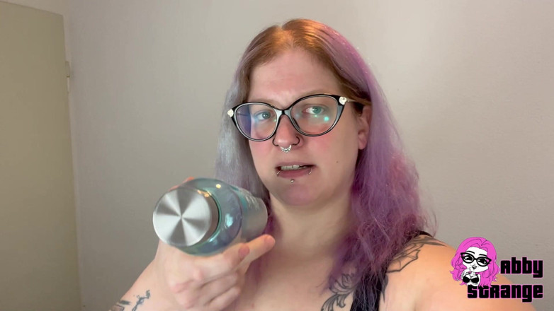 Abby Strange: Pissing in the Bottle - Can I Do It?