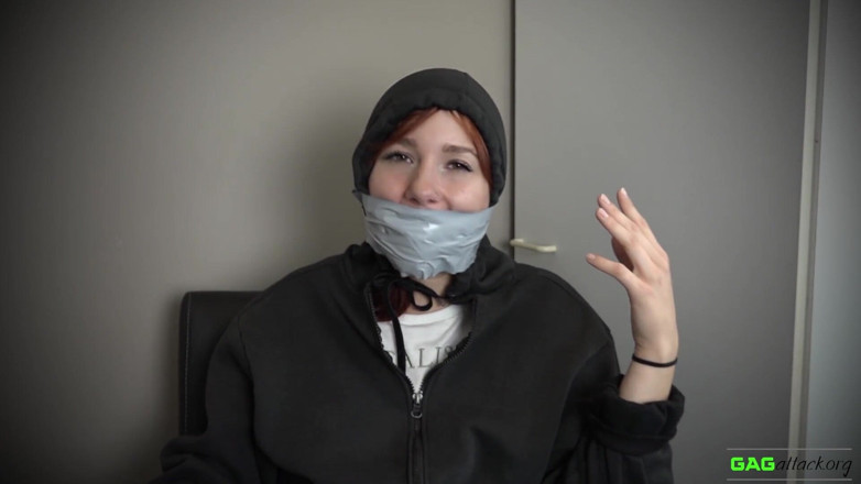 Gag Attack: Red Foxy - pita PVC tersedak