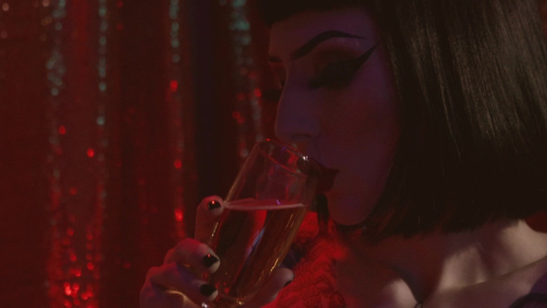 Magnet video: Kenna Van Etten - Sexig Kissa